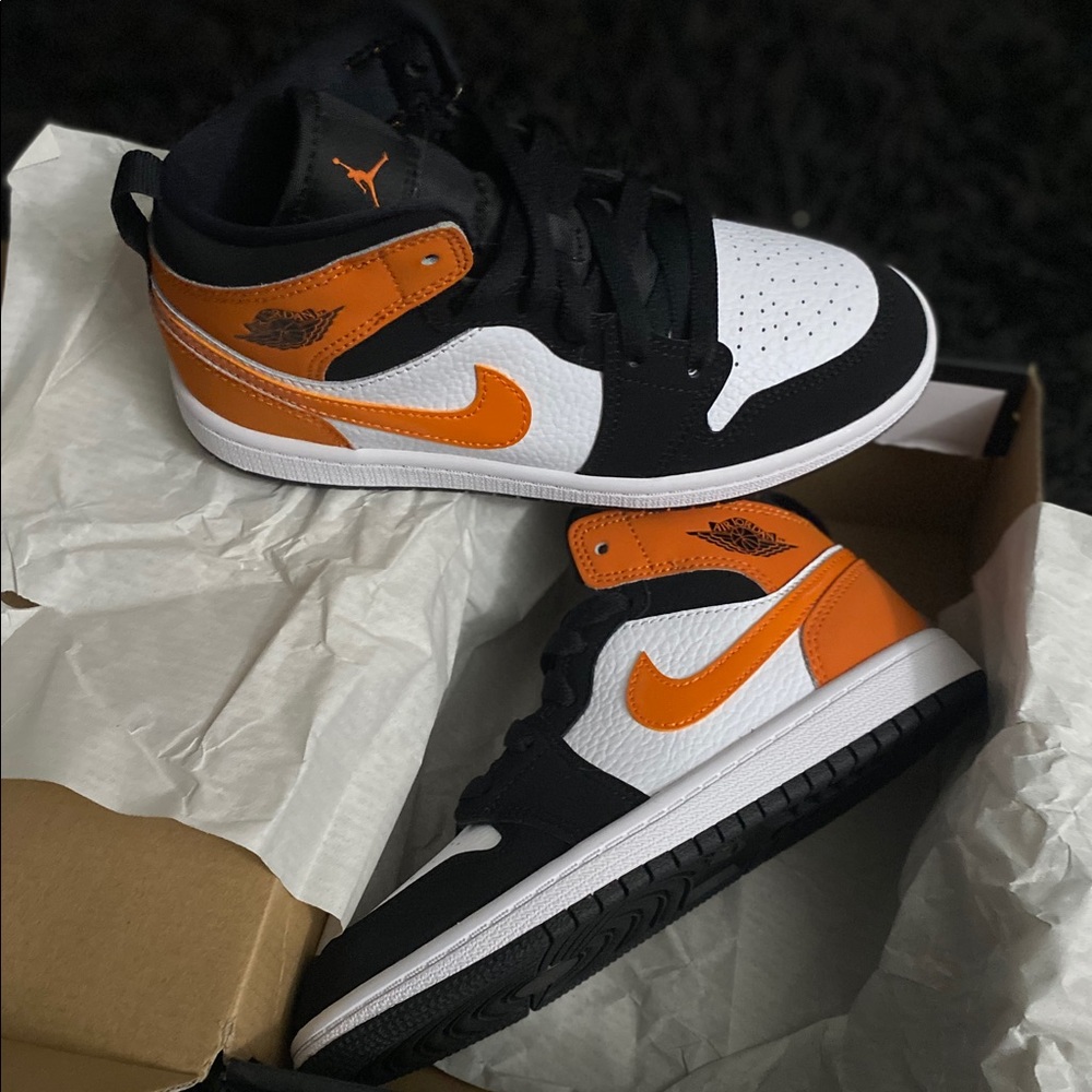 (SOLD) Jordan 1 Mid (PS)